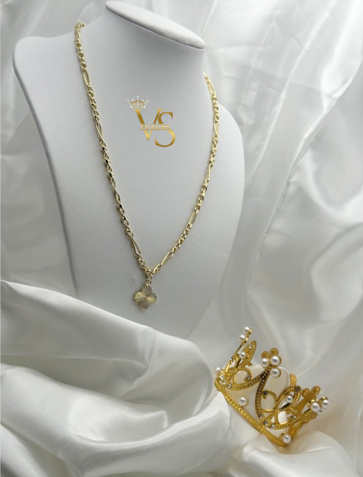 Valdes Luxury Flower Pendant Necklace – 14K Gold Plated Laminated Jewelry