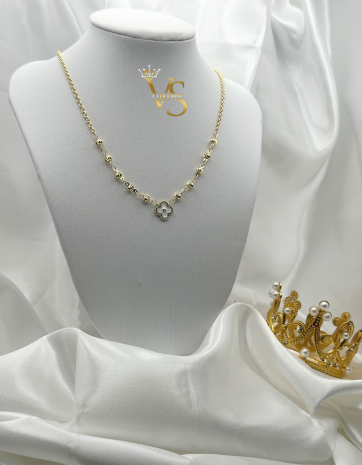 Valdes Luxury Clover Pendant Necklace – 14K Gold Plated Laminated Jewelry