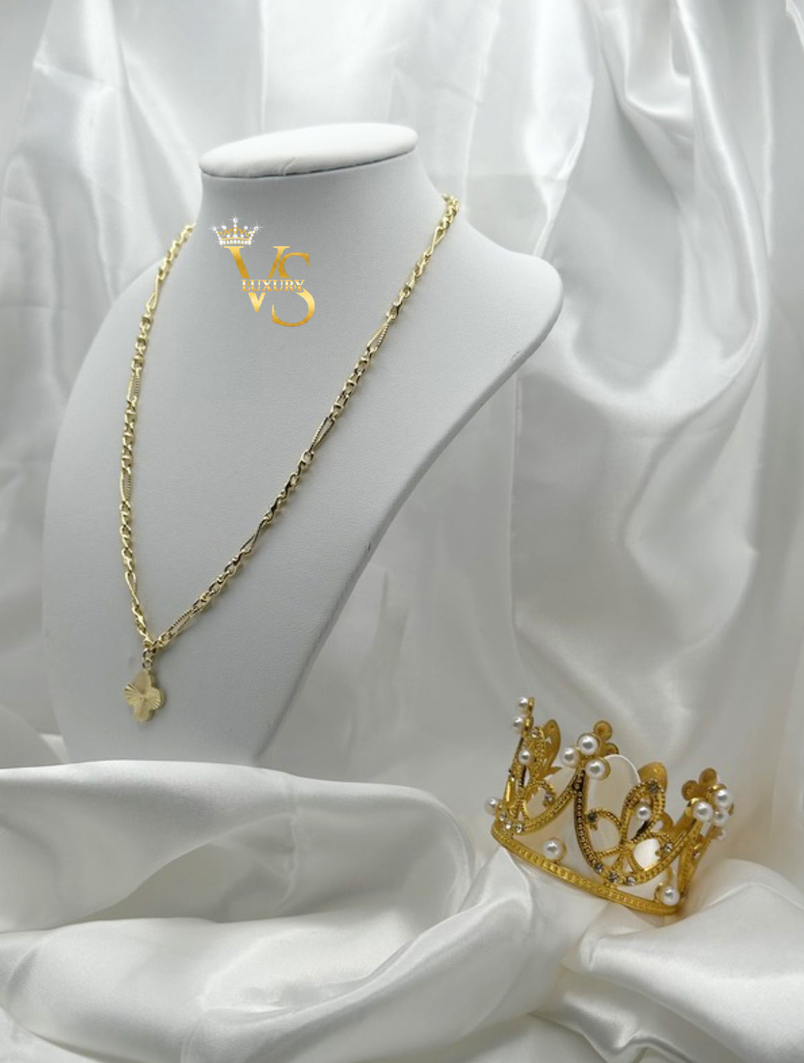 Valdes Luxury Flower Pendant Necklace – 14K Gold Plated Laminated Jewelry