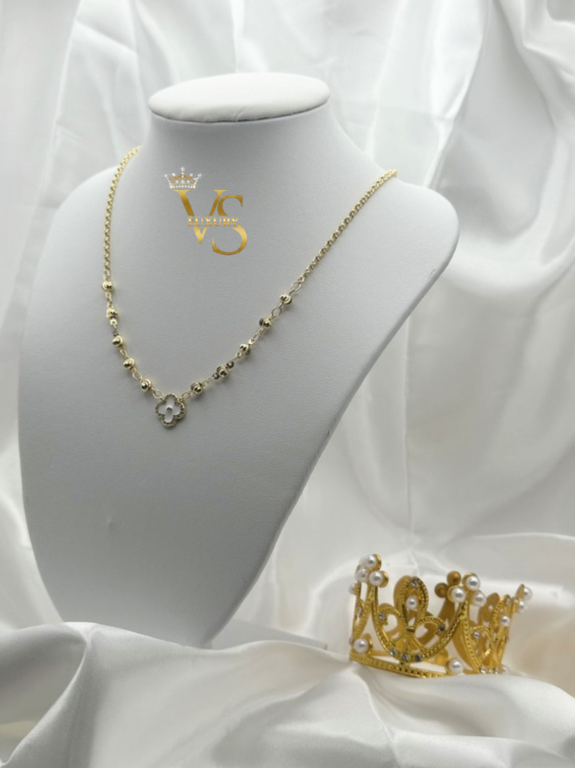 Valdes Luxury Clover Pendant Necklace – 14K Gold Plated Laminated Jewelry