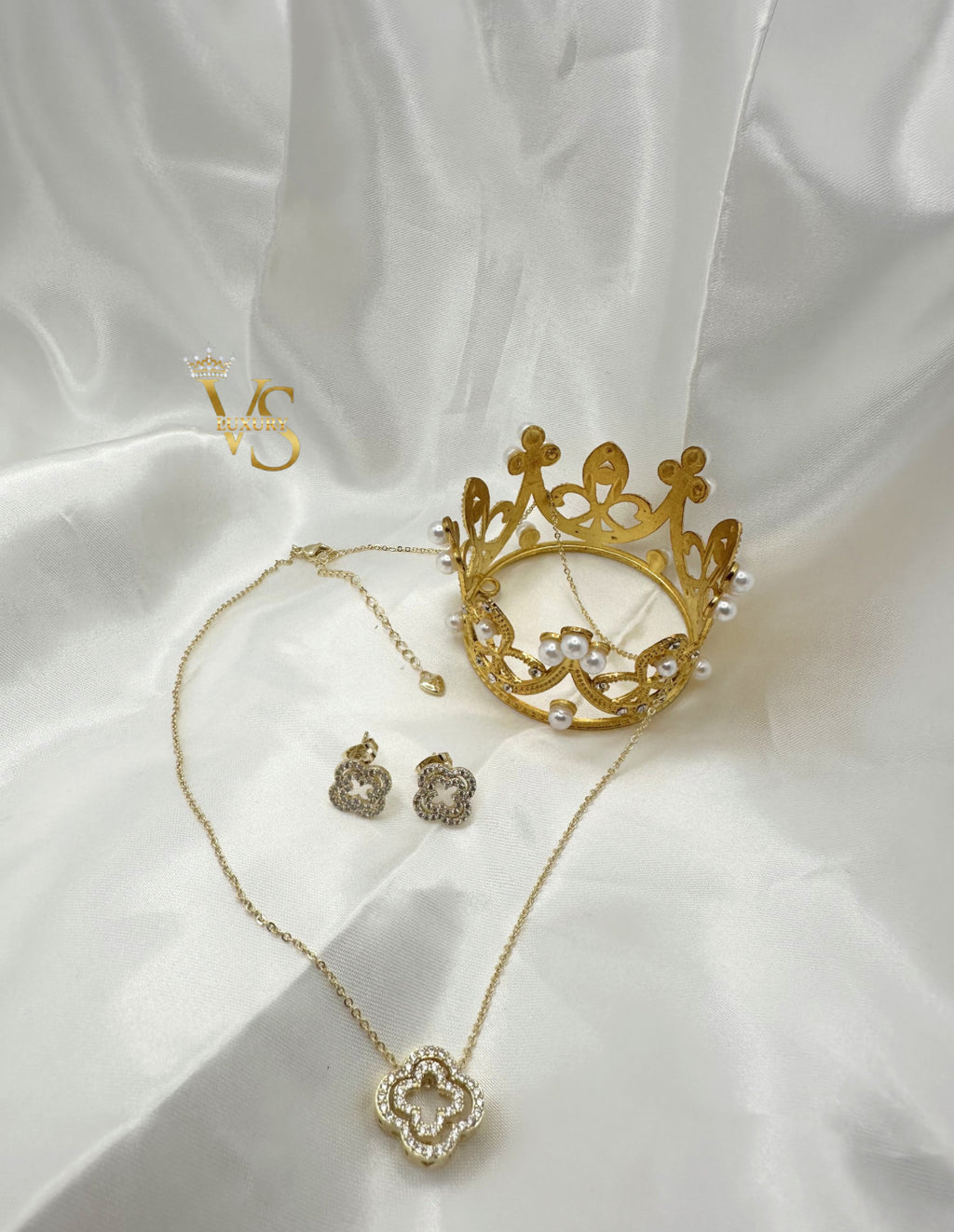 Valdes Luxury Clover Zirconia Jewelry Set – 14K Gold Plated Laminated Necklace and Earrings