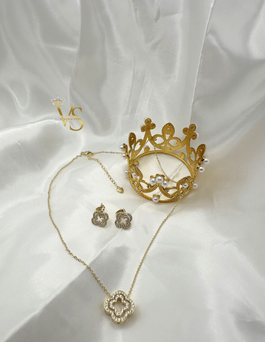 Valdes Luxury Clover Zirconia Jewelry Set – 14K Gold Plated Laminated Necklace and Earrings