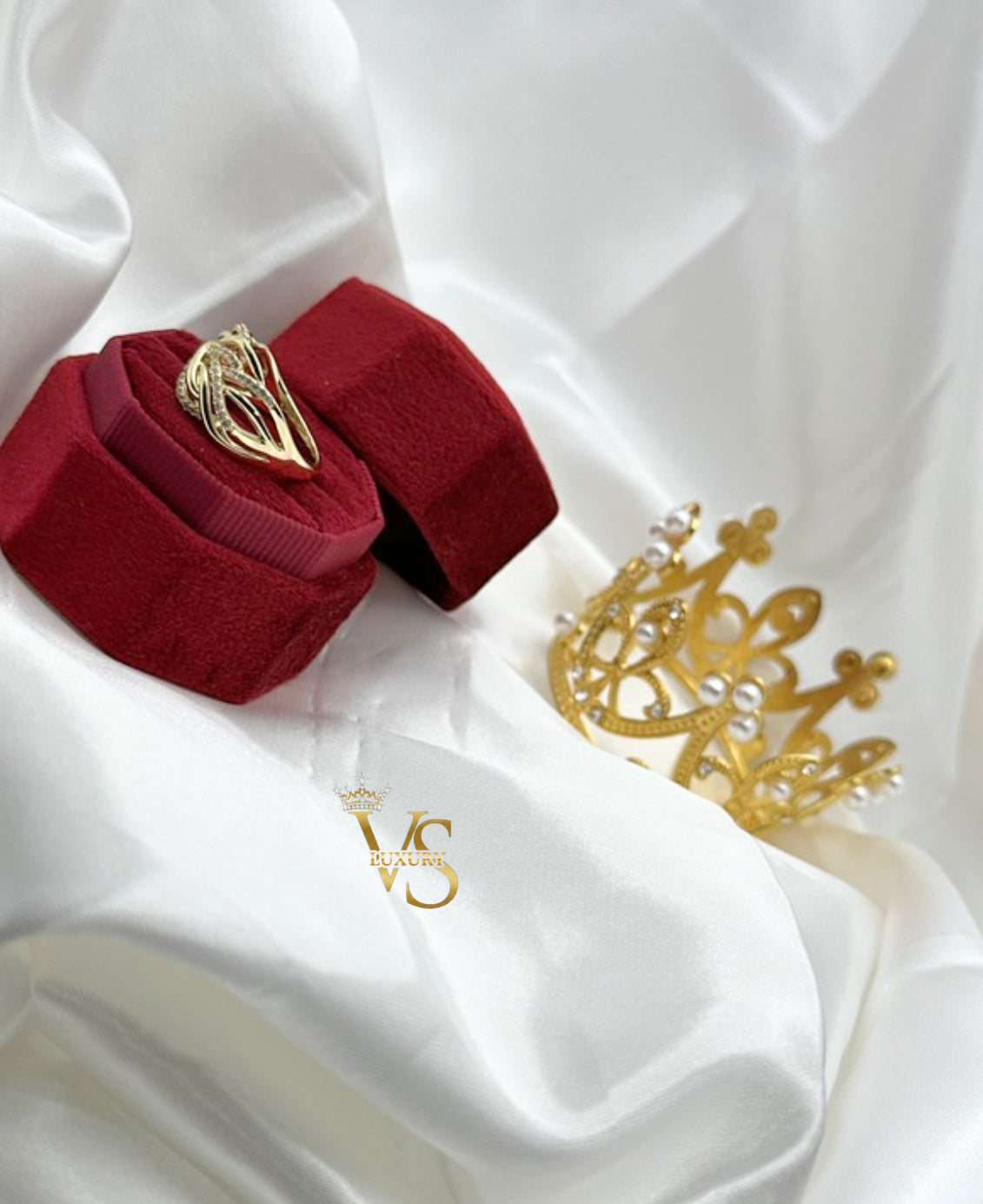 Valdes Luxury Gold Laminated 14K Intertwined Zirconia Ring High Quality Daily Wear