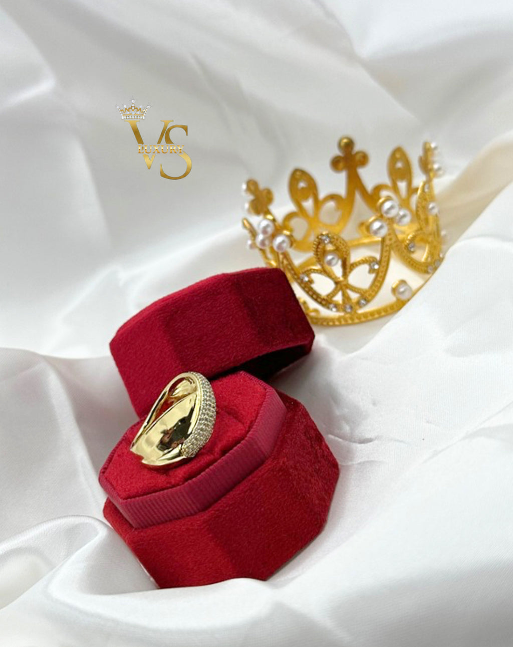 Valdes Luxury Gold Laminated 14K Curved Zirconia Elegant Ring High Quality Daily Wear