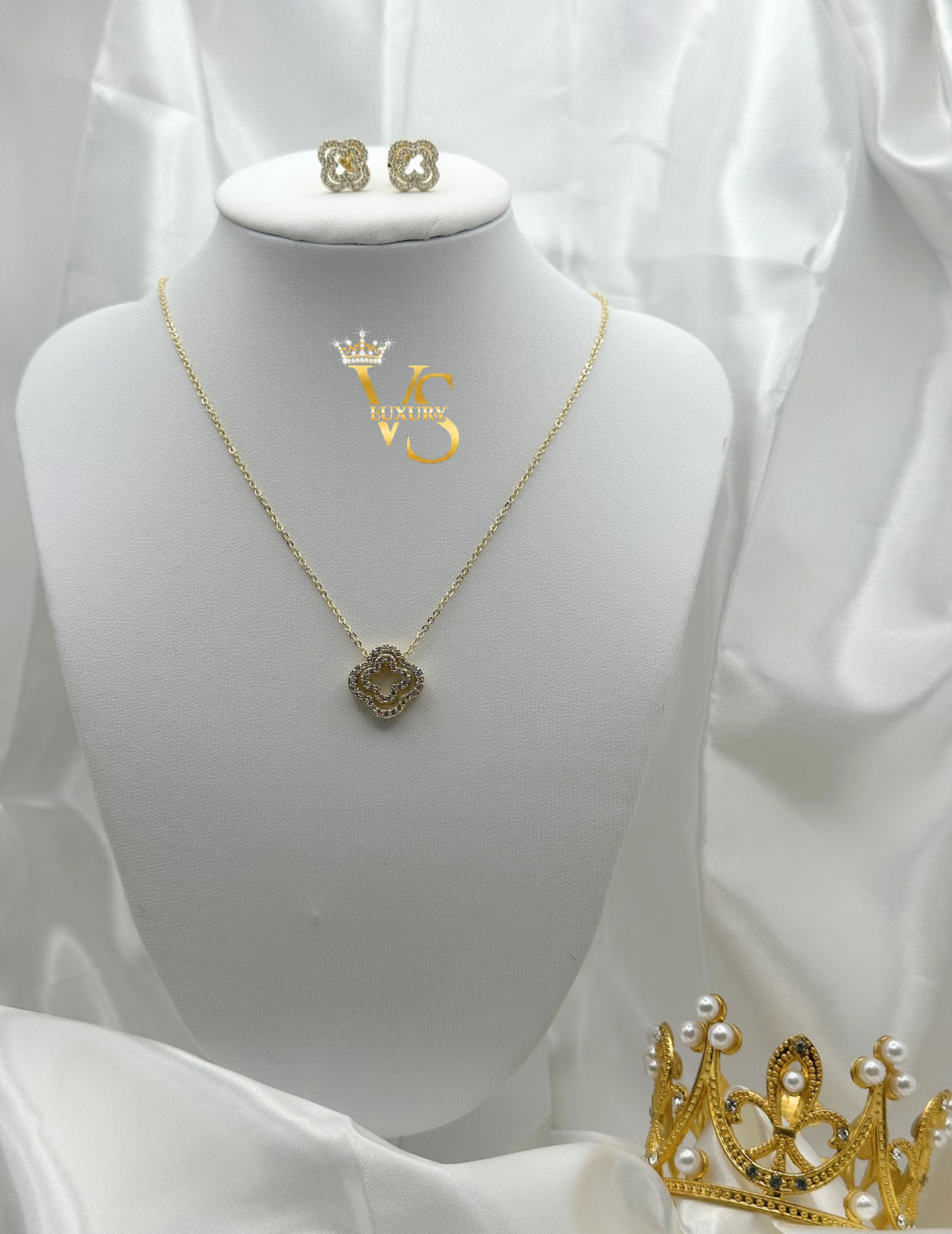 Valdes Luxury Clover Zirconia Jewelry Set – 14K Gold Plated Laminated Necklace and Earrings
