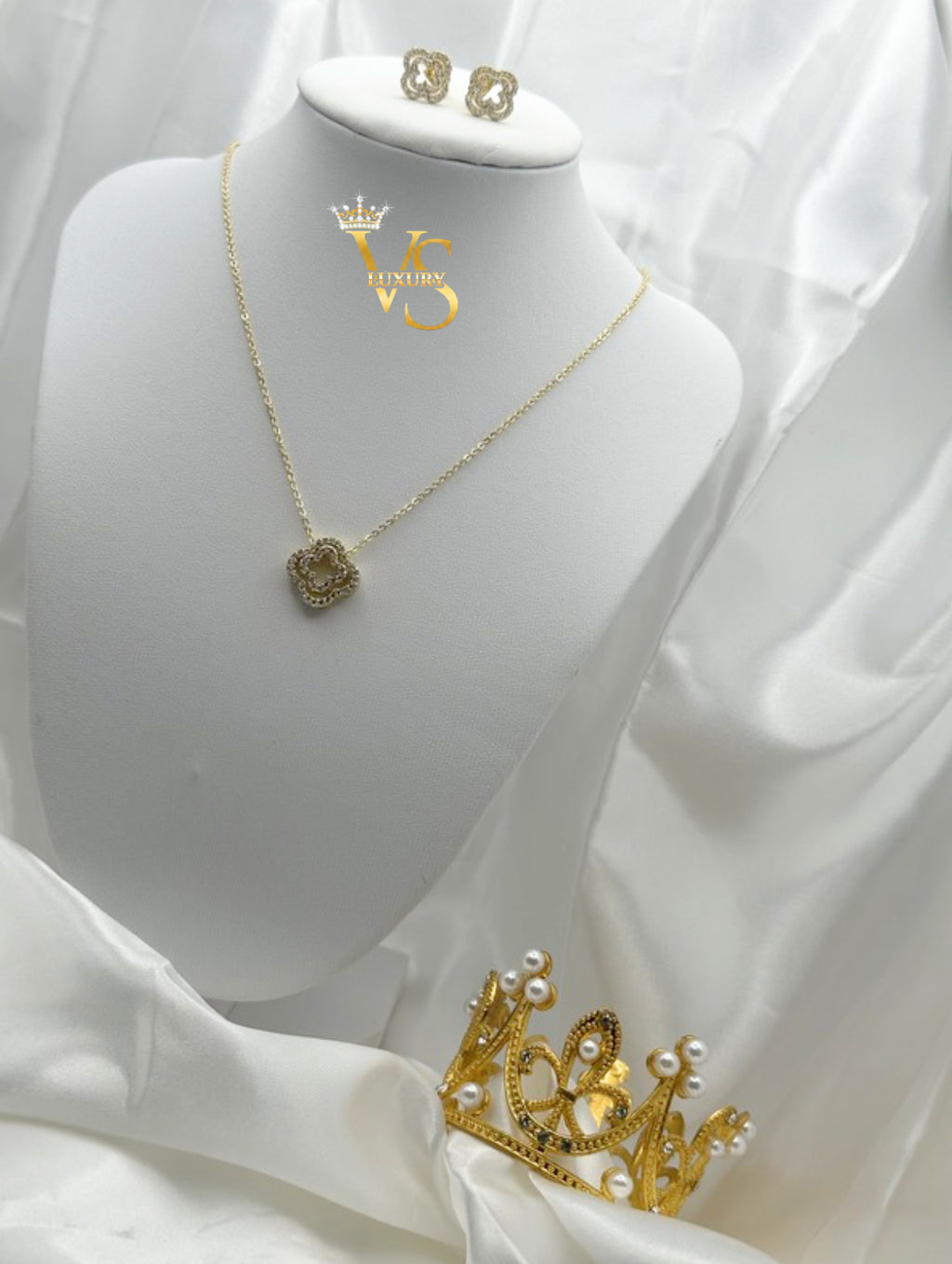 Valdes Luxury Clover Zirconia Jewelry Set – 14K Gold Plated Laminated Necklace and Earrings