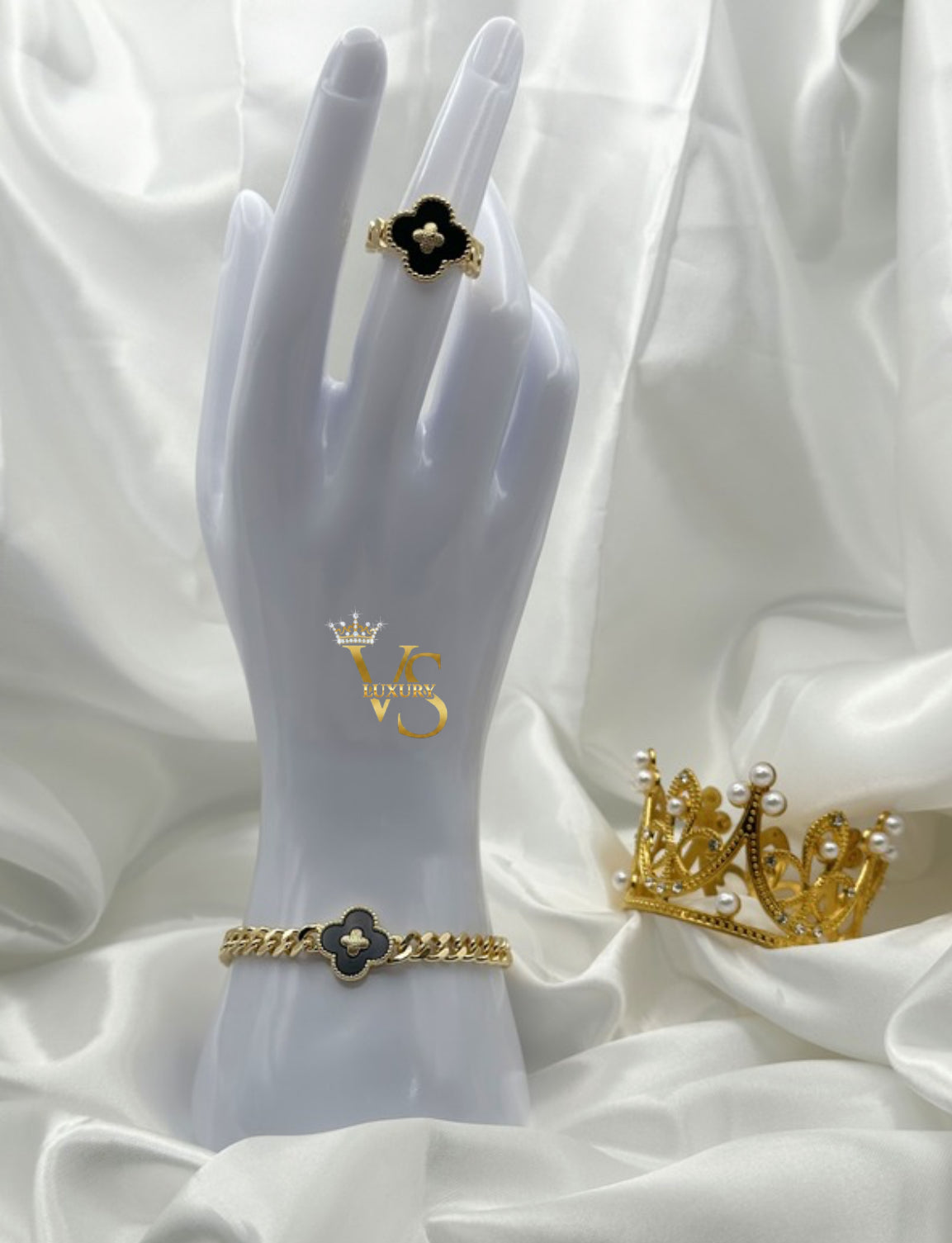 Valdes Luxury Black Floral Bracelet & Ring Set – 14K Gold Plated