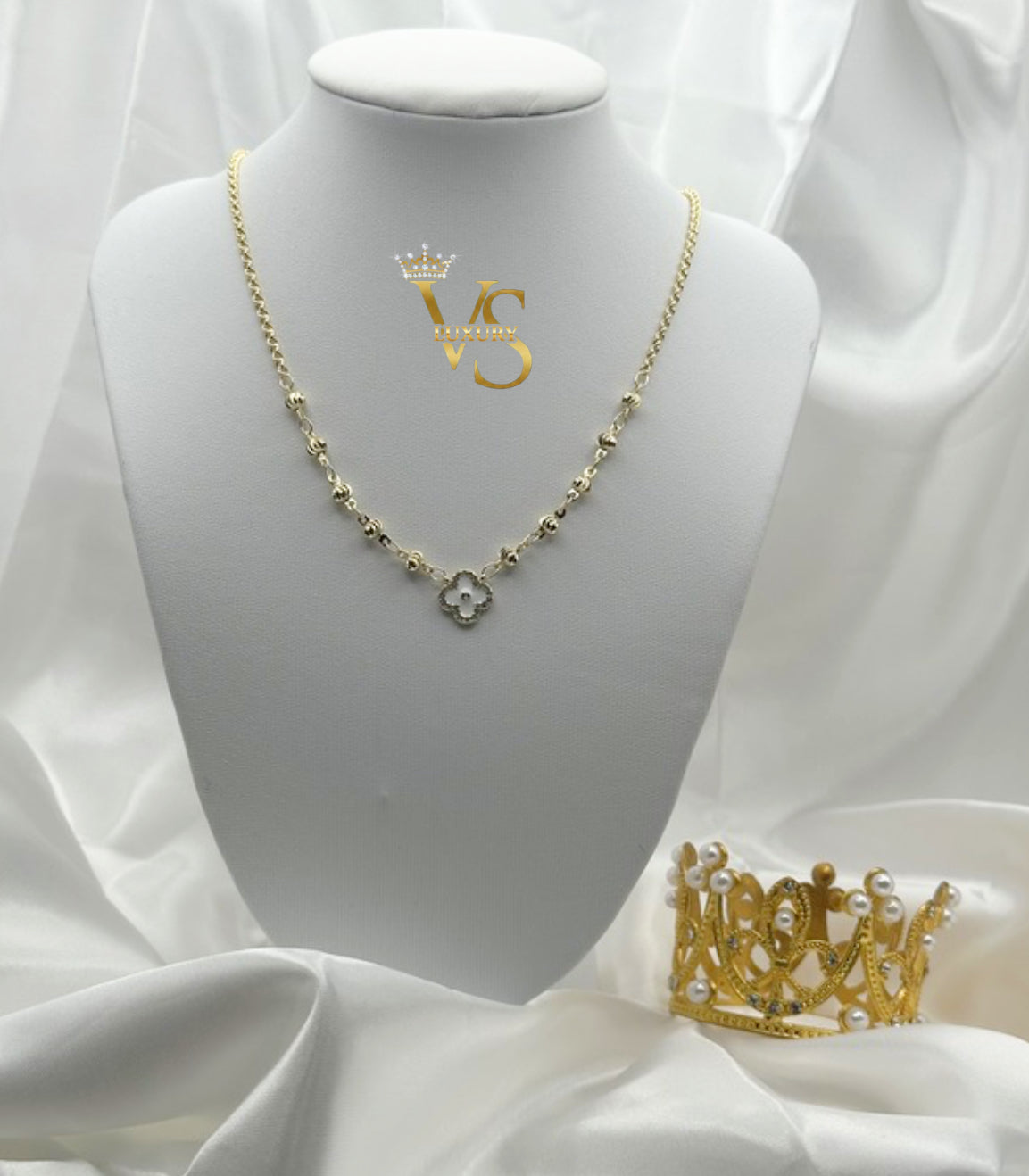 Valdes Luxury Clover Pendant Necklace – 14K Gold Plated Laminated Jewelry