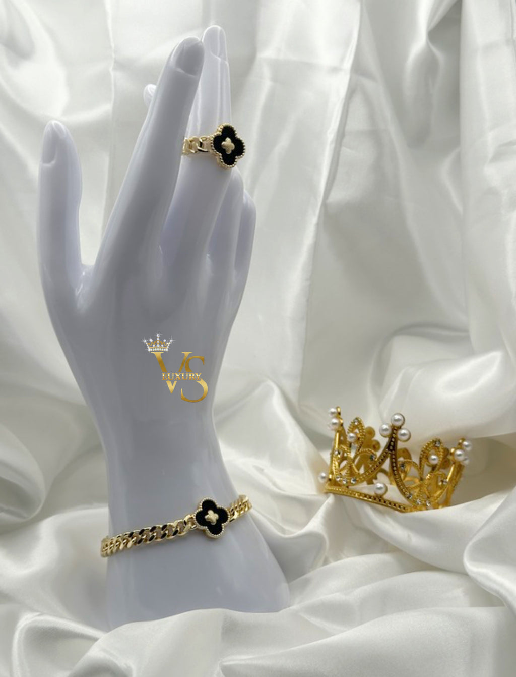 Valdes Luxury Black Floral Bracelet & Ring Set – 14K Gold Plated