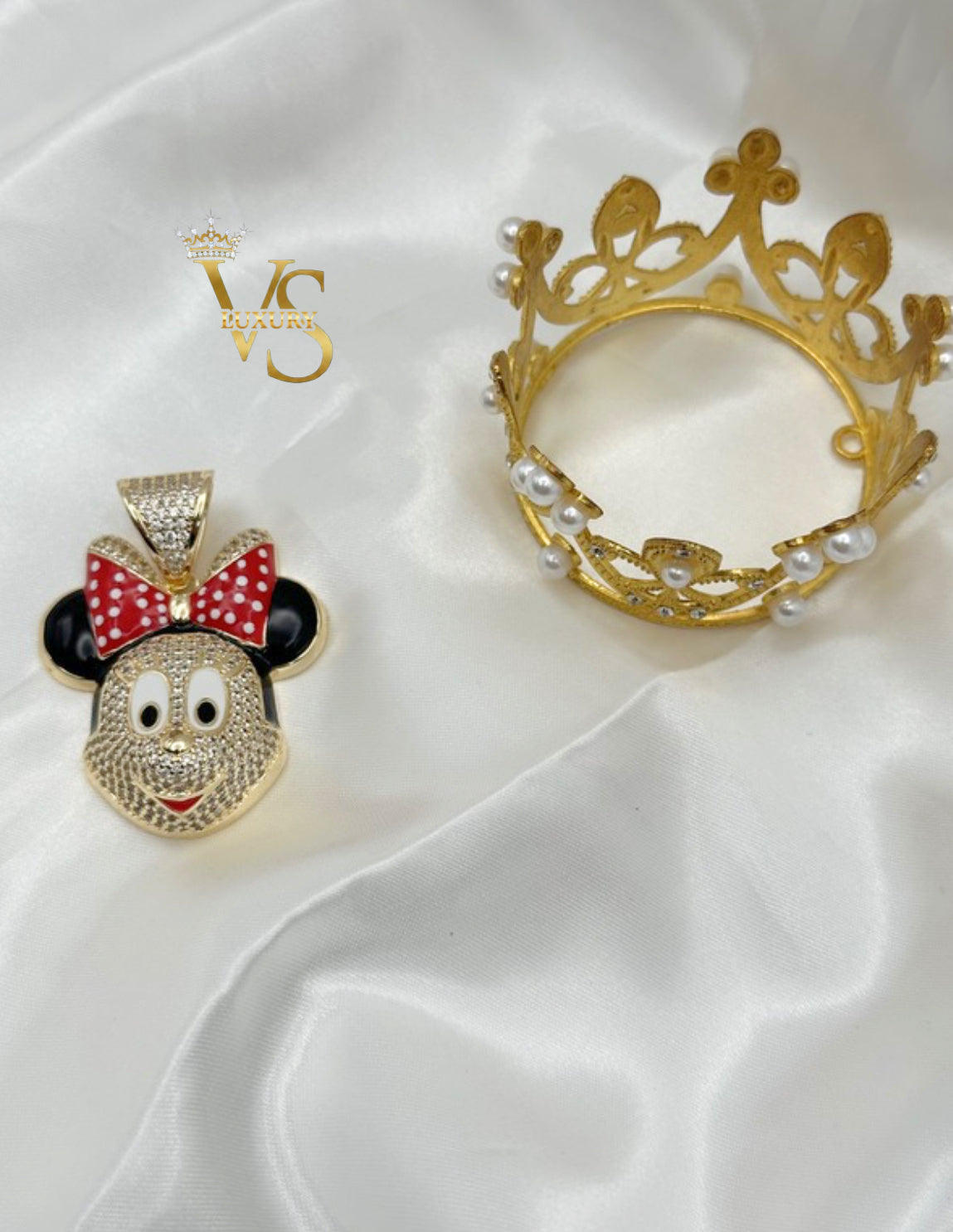 Valdes Luxury Bow Cartoon Character Pendant – 14K Gold Plated, High Quality Everyday Jewelry