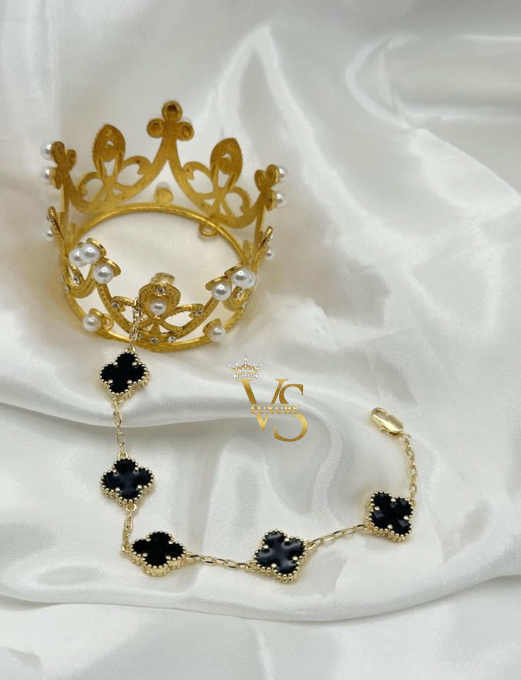Valdes Luxury Black Floral Bracelet – 14K Gold Plated