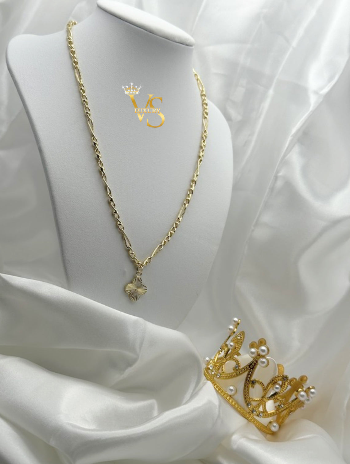 Valdes Luxury Flower Pendant Necklace – 14K Gold Plated Laminated Jewelry